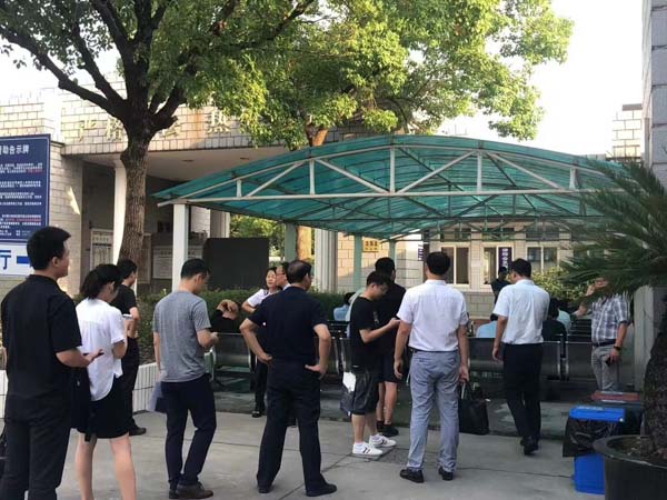 深圳婚姻家事律師分析離婚時把房產(chǎn)過戶給子女的情況，我們該如何下手